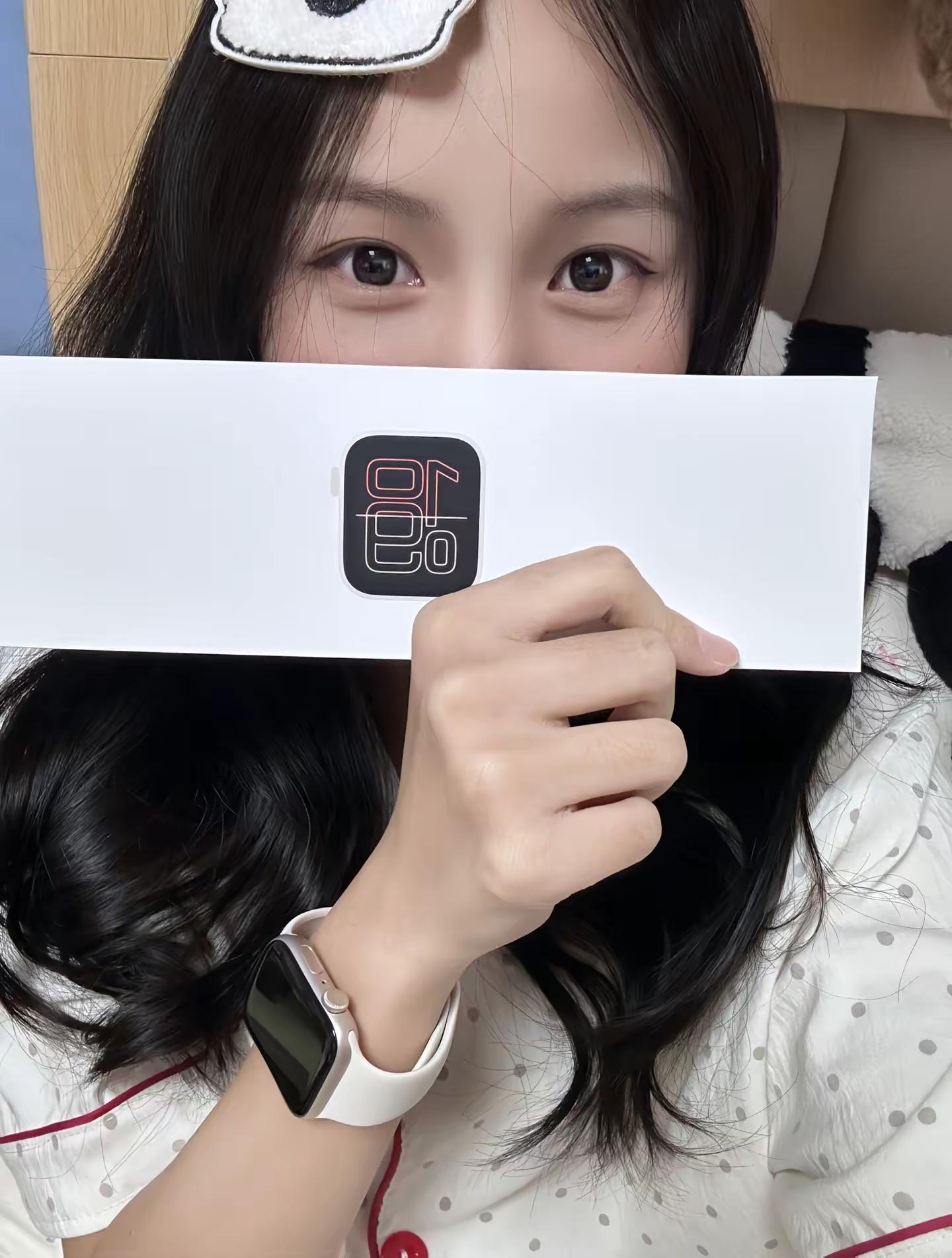 手腕太痛，大哥给我上了Apple Watch@哒不溜、