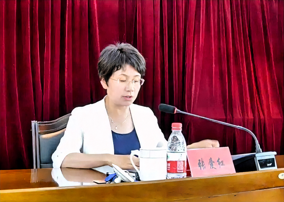 5个月前榜上有名，5个月后，答案揭晓，两道门一并关上。

10月9日，据青海省纪委监委消息，海北州委曾经的副书记、政法委曾经的书记张爱红，党票和铁饭碗一并端了，问题线索移送检察机关，涉案财物一并移交。

把5个月前后的两份消息对着看，才算完整。5月11日，她榜上有名，当时只有一句话，问题细节一概未提