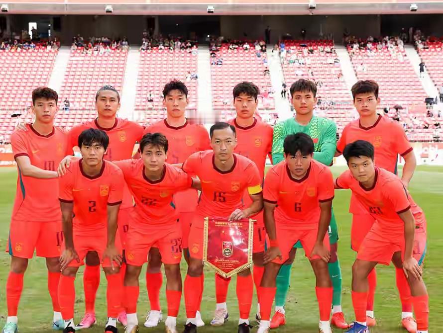 U23国足0-0平阿联酋，感谢朝鲜4-1伊朗，国足1胜2平积5分小组第一出线！八强战大概率对阵泰国！加油，继续前进！

看数据统计，惨不忍睹，除了黄牌数胜过对方，控球、射门、进攻、角球等全面落后！骂声一片，但小组第一出线，还要U23国足怎样？虽然进攻不行，但防守同样是足球的一部分！顺利出线的结果更重