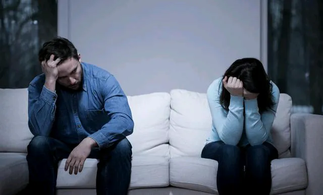 “丈夫被骗走百万积蓄，妻子背叛家庭竟只为一场出轨！真实故事震惊中老年人...