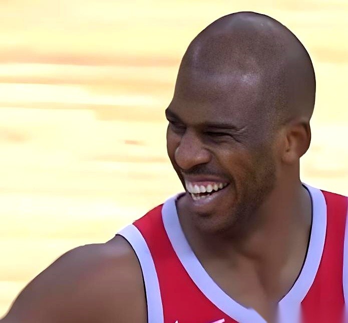 快船刚在季后赛被勇士踢出门，赋闲在家的克里斯·保罗突然发了一张照片。 ...