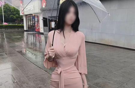 比巴掌先来到的是她发丝的香味 日常合集