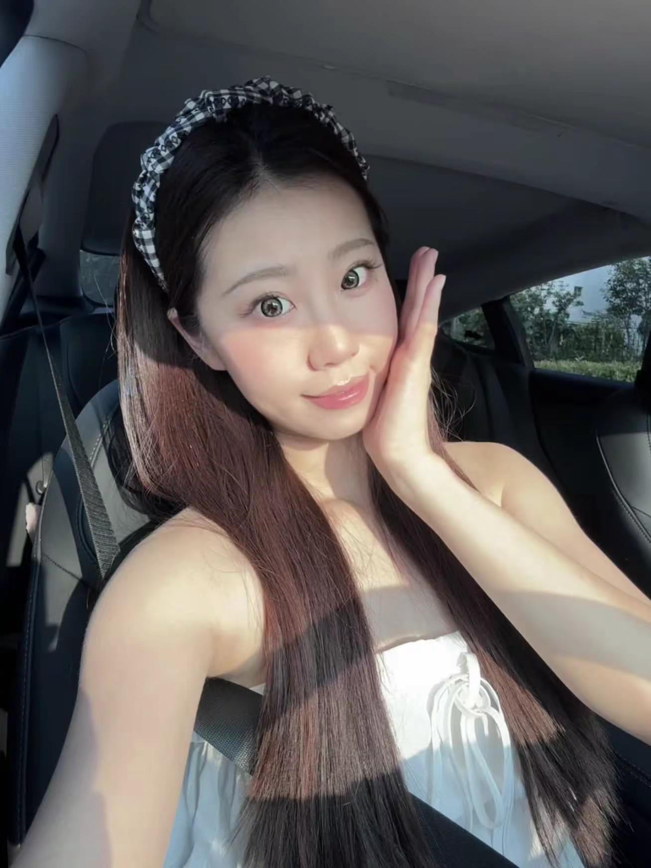 <p>笨蛋美女 <!--{img:0}--><!--{img:1}--...