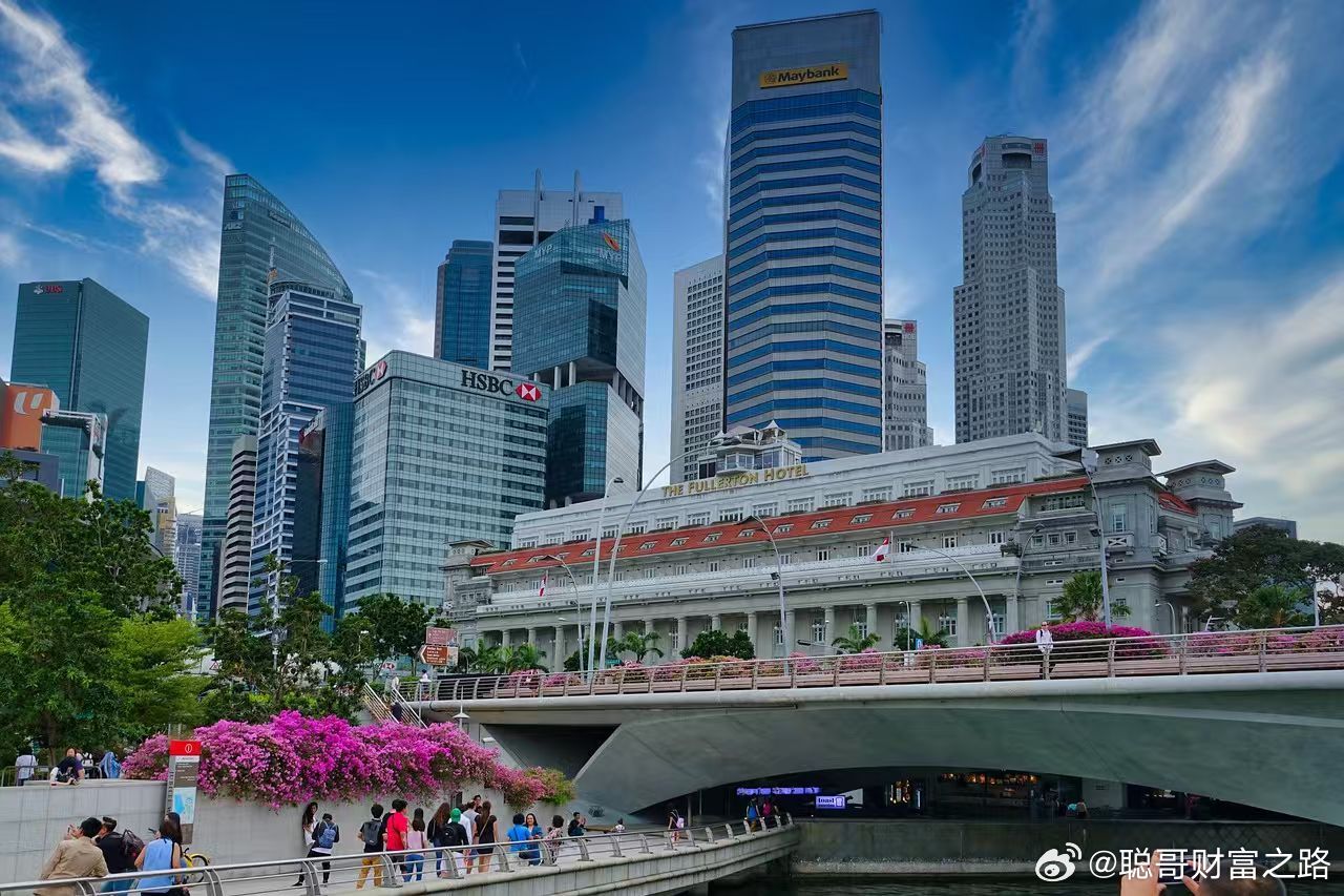 继续冲高，成交量是个问题！

不记得多久了，反正高科技主导行情后，就没怎么见过2万亿以下的成交了。

记得以前“喝酒吃药”的时候，我们的成交量，还不到1万亿。偶尔上个万亿，那是要上新闻的。

如今AI时代，一切都变了。就没人喝了，消费的人也少了，一切都用Token来计算了。

本来快要死叉的指数 ​
