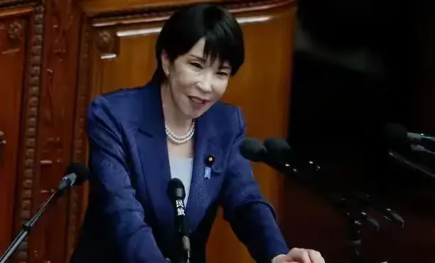 美军士兵冲绳杀人！紧急禁酒宵禁48小时，真的是知错悔改吗？

一桩恶性命案震动整个冲绳！驻冲绳美军士兵涉嫌抢劫杀害当地民众后，美军高层火速出手管控。

第三海军陆战队远征军司令沃森中将紧急官宣重磅措施：全员暂停48小时日常勤务、全域禁酒，后续还将落实30天宵禁管控。

很多人看到这波严厉整改，都以