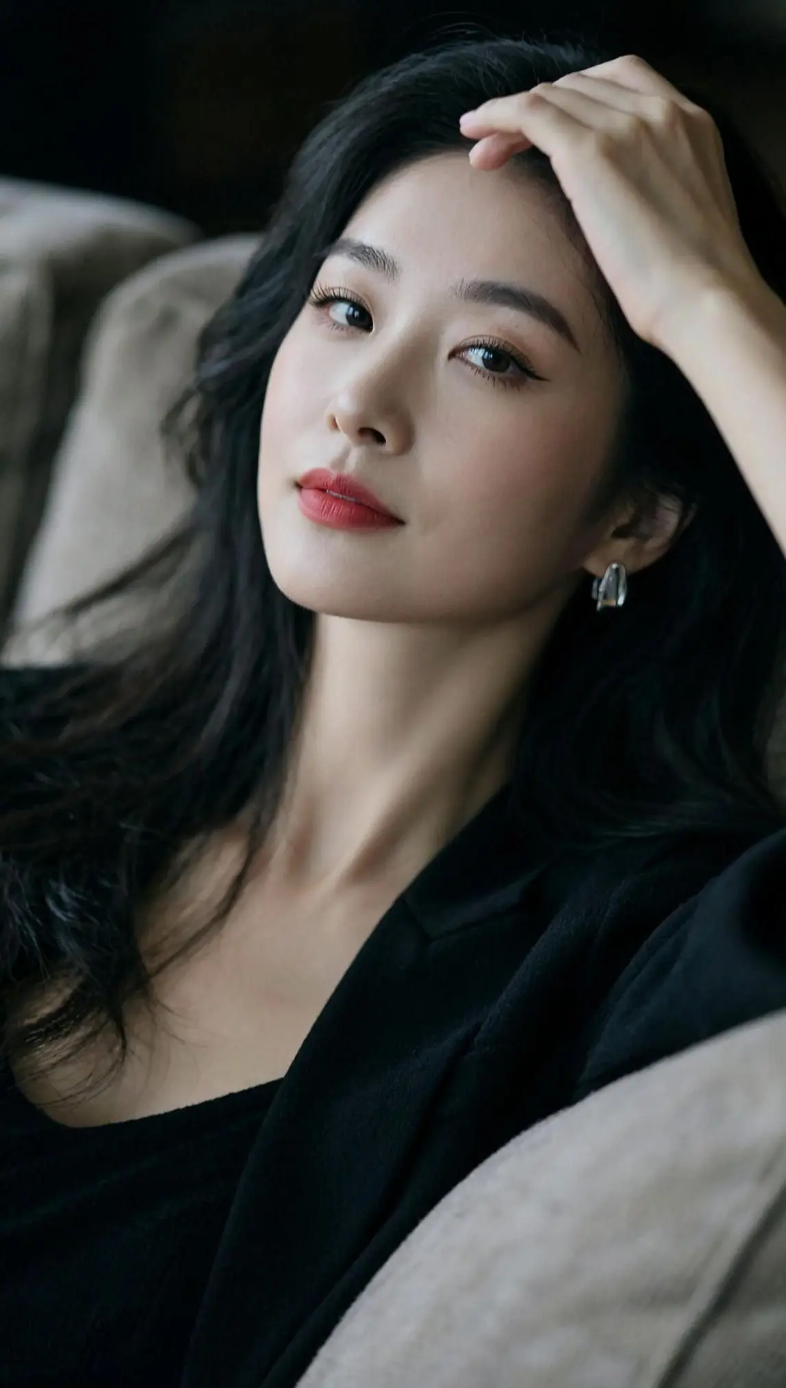 <p>AI黑系慵懒写真 ai创作 打开美好生活 <!--{img:0}...