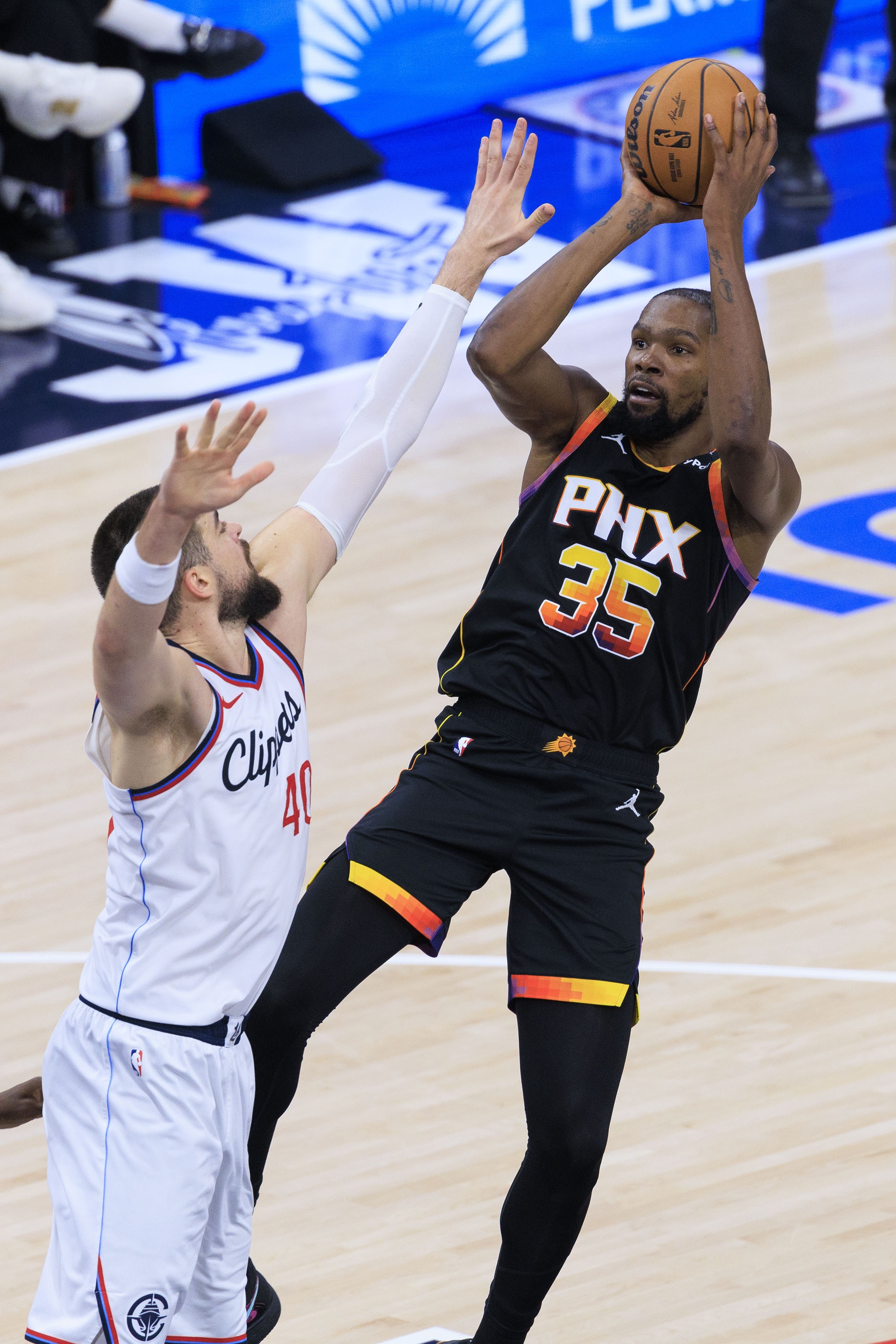 当年雷霆队拥有哈登、威斯布鲁克以及凯文杜兰特三位超级巨星，他们三人后来...