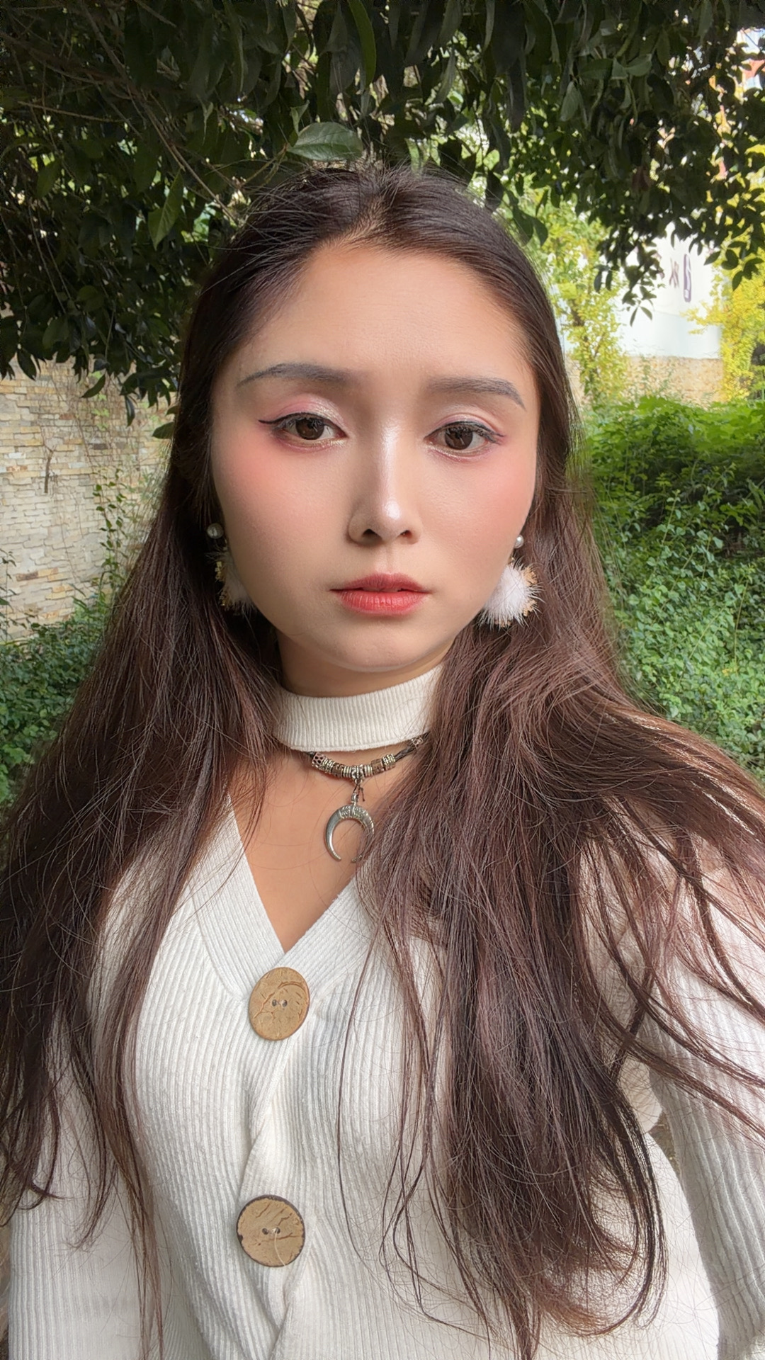 <p>眼里有光的女孩 可甜可酷可温柔的小姐姐 甜甜的出现一下 厌世脸 ...