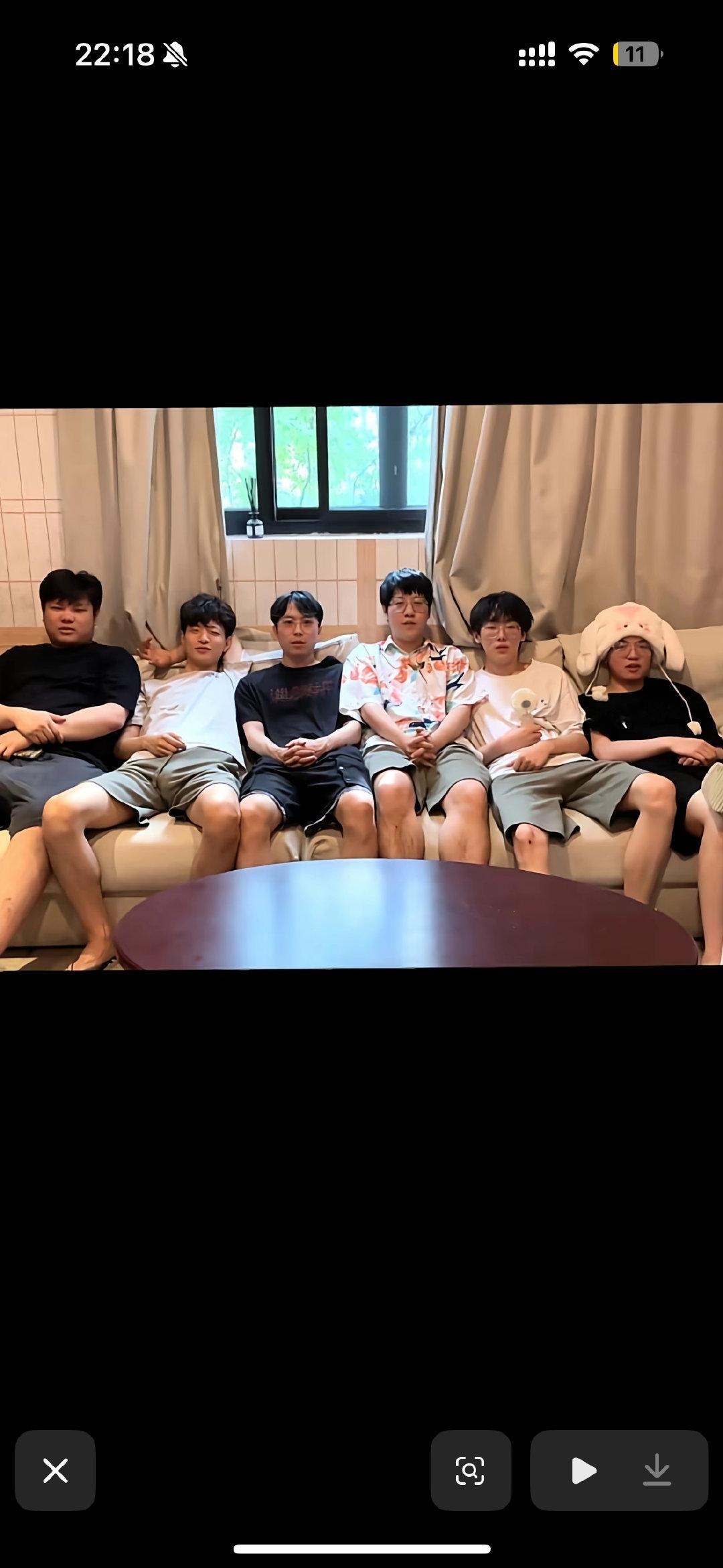 这tm有两个人是不是偷偷涉黄了 ​