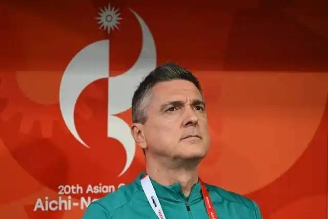 #U23国足铜牌# 【率队斩获亚运铜牌 安东尼奥被转聘新国奥主帅几无悬念】#安东尼奥大概率留任国奥主帅# 在10月3下午进行的名古屋亚运会男足三、四名决赛中，中国男足亚运队与乌兹别克斯坦队在90分钟常规时间战成2比2平，在点球大战中，中国男足亚运队5罚4中，以总比分6比5战胜对手，获得铜牌。作为中国 ​