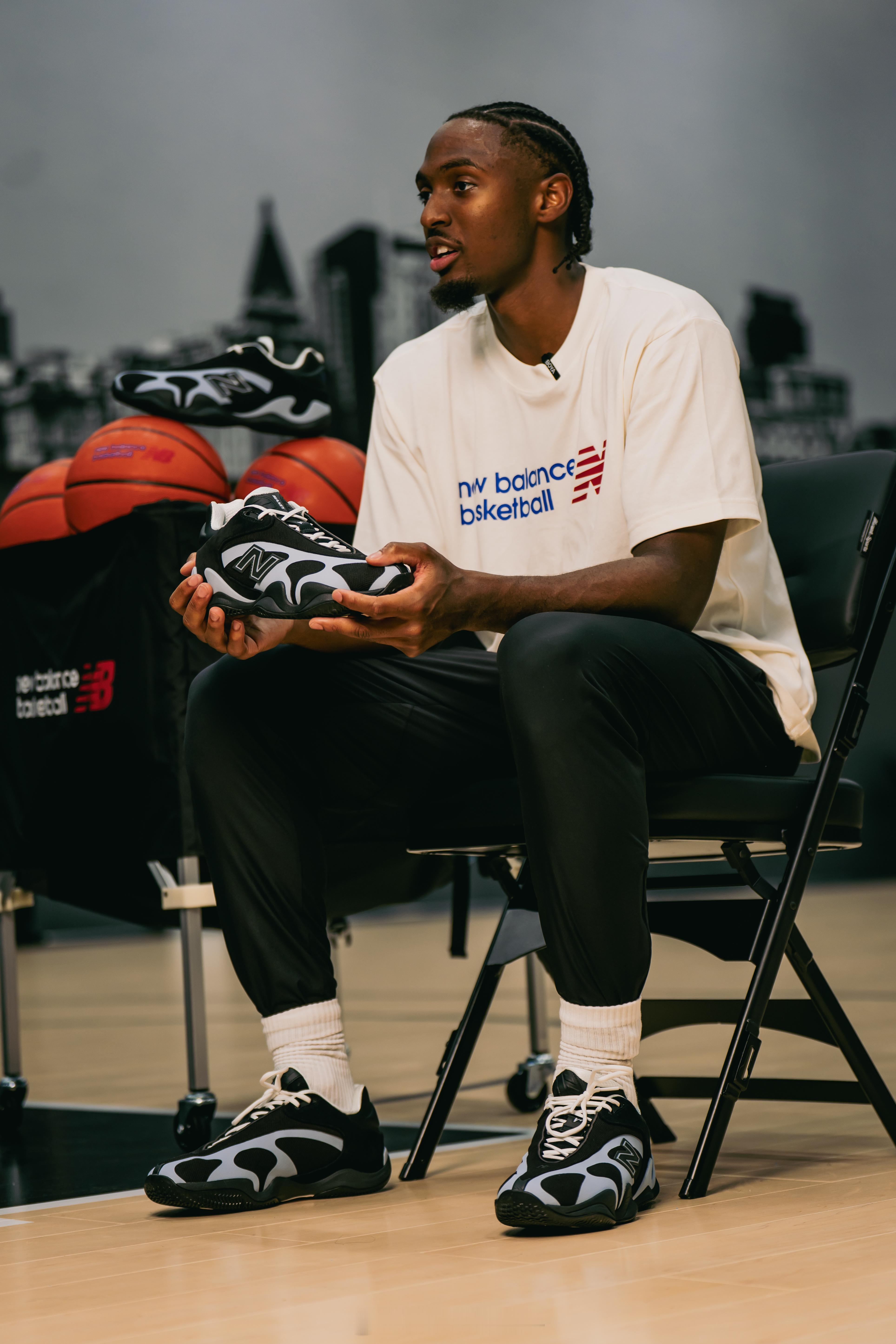 New Balance 携手泰瑞斯·马克西完成首次中国行

以个人首款签名篮球鞋 Maxey v1 在中国大陆地区的发售为契机，马克西通过专业训练、品牌交流、城市文化体验与球迷互动。

© New Balance ​