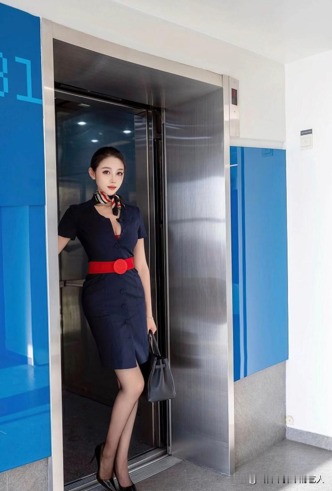 为什么中国🇨🇳的空姐身材那么好，那么漂亮！  成为空乘的“必备坎”...