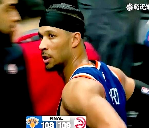 三个人狂砍76分，球队居然输了？    尼克斯这球输得太憋屈了。客场打...