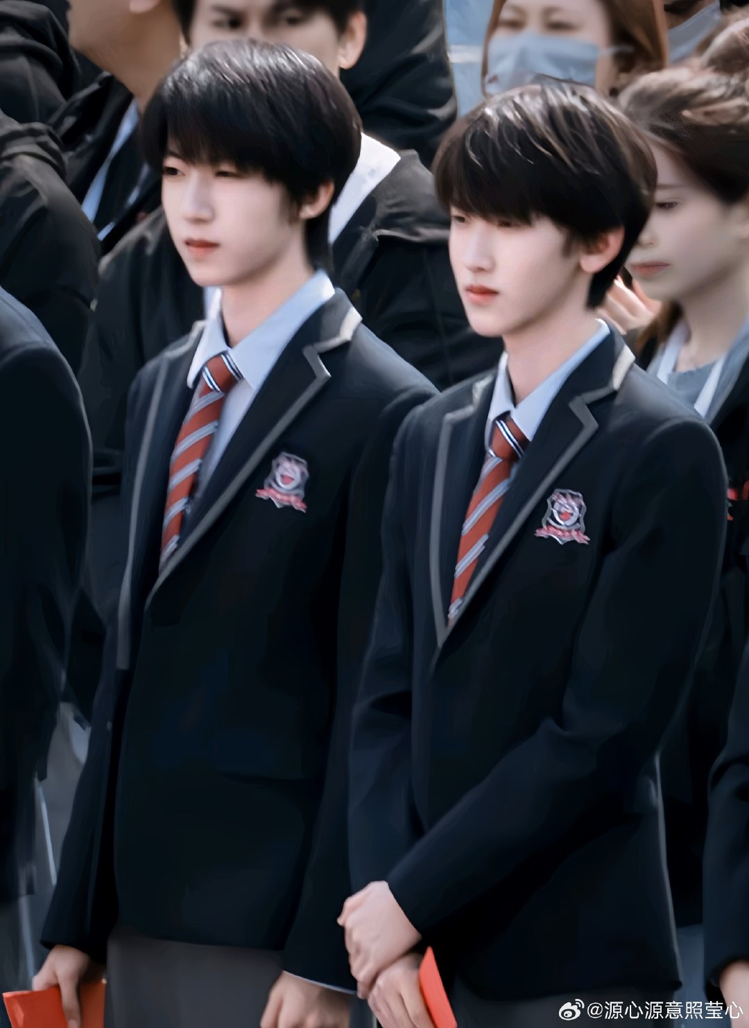 #YZ宇周[超话]##给宇周全宇宙#☆₊ #我们的少年时代2#

周扬会长，请和我一直肩并肩走下去
                                                  ----李浩宇 ​