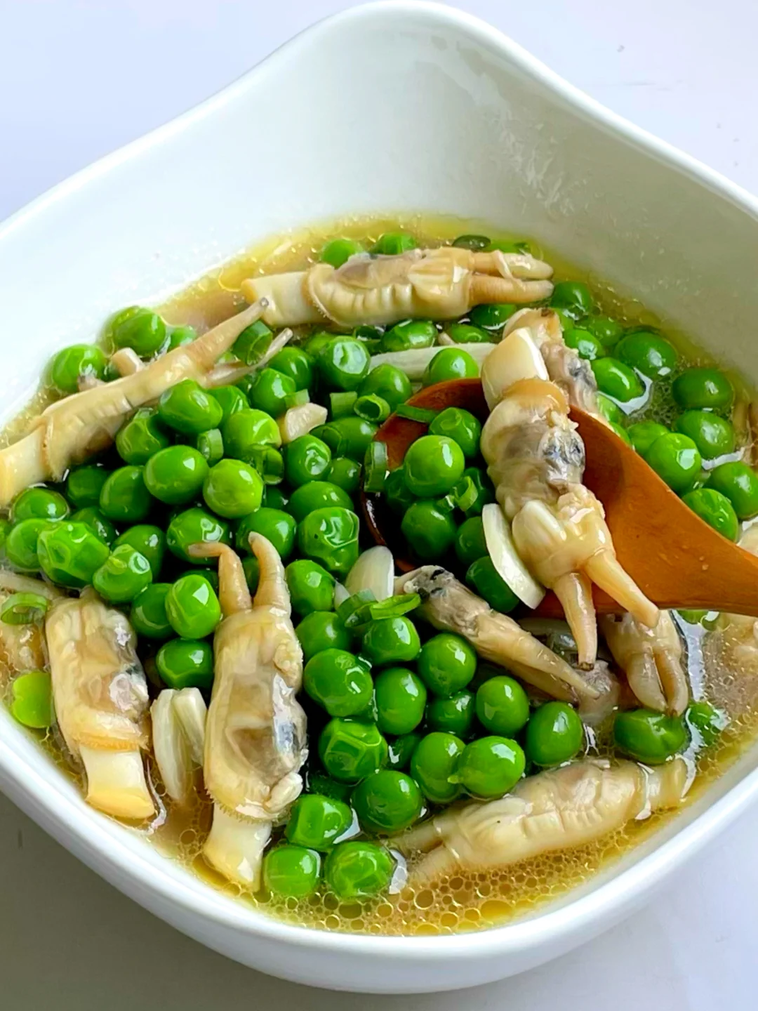 豌豆烧蛏子 ｜豌豆和蛏子的搭配原来这么鲜美