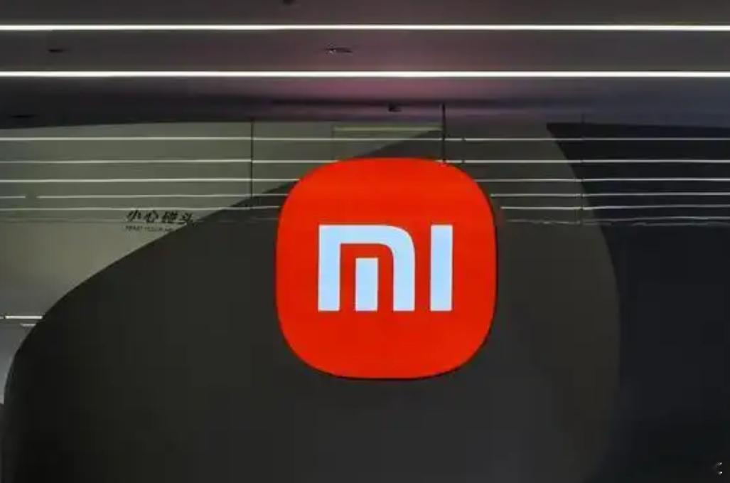 数智社 | 小米 Q2 营收破千亿，AI 数据资产引行业热议

作者｜数智社 罗天翔 

记者 | 袁紫一 2026 年 8 月 19 日 数智社综合报道

图片

各大科技企业陆续发布二季度经营报告，小米交出千亿营收成绩单，海外科技圈则出现破产企业数字资产拍卖事件，同时游戏衍生服务市场规模持续扩张，多重行业动态值 ​