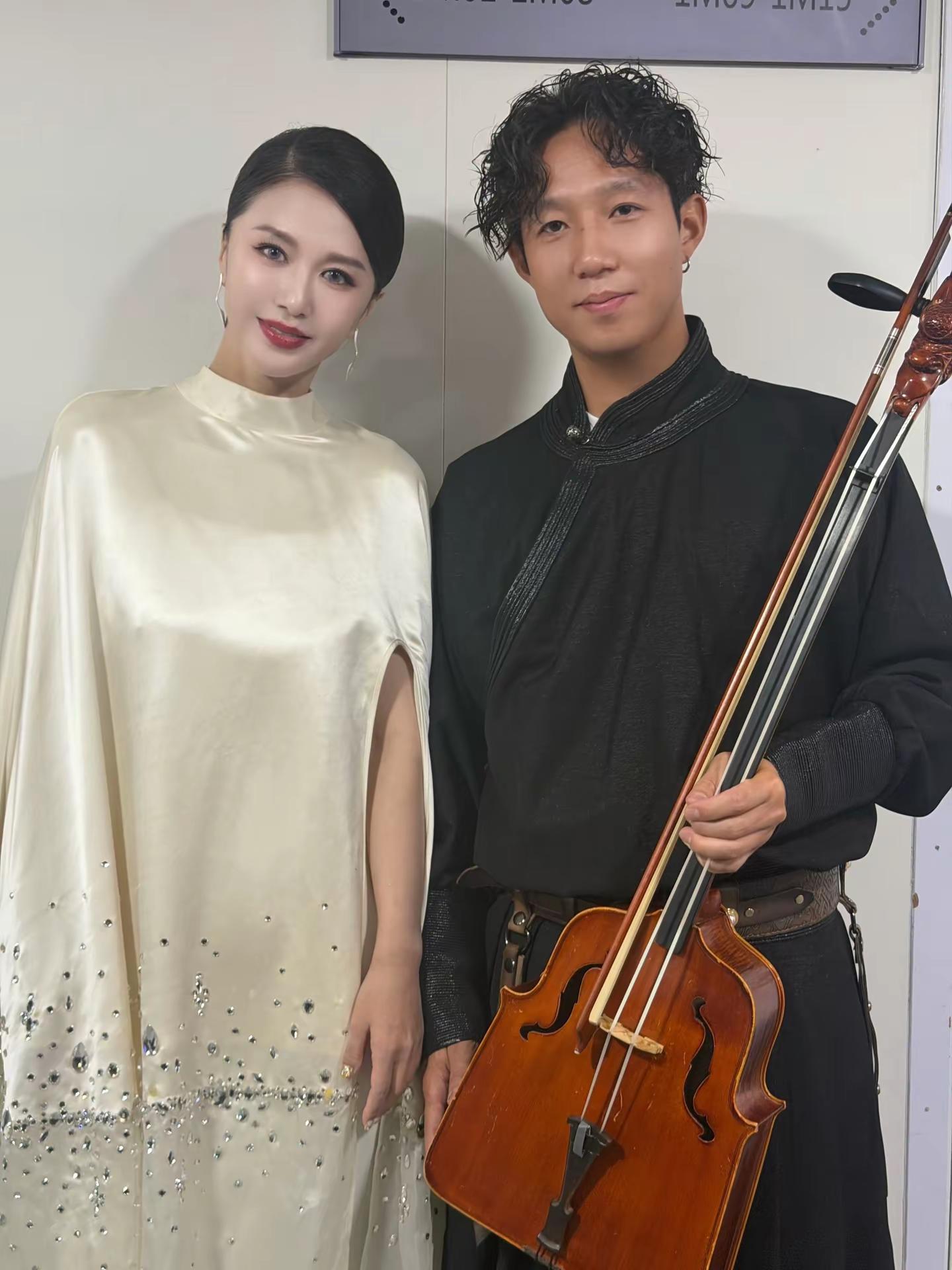 谭维维声声世世音乐会 谭维维《声声世世》音乐会🎵一周年快乐！鄂尔多斯站顺收～谭维维 声声世世巡演声声世世