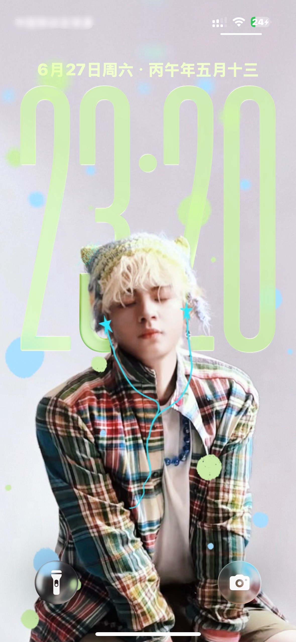 当世界没有意义 我会戴上有你声音的耳机  *壁纸头像自取请勿二传二改 ...