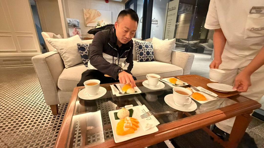 这两日把路虎暂存在泰国
让帮忙照料
转身去北京看一台自己很喜欢的两座车❤️ ​