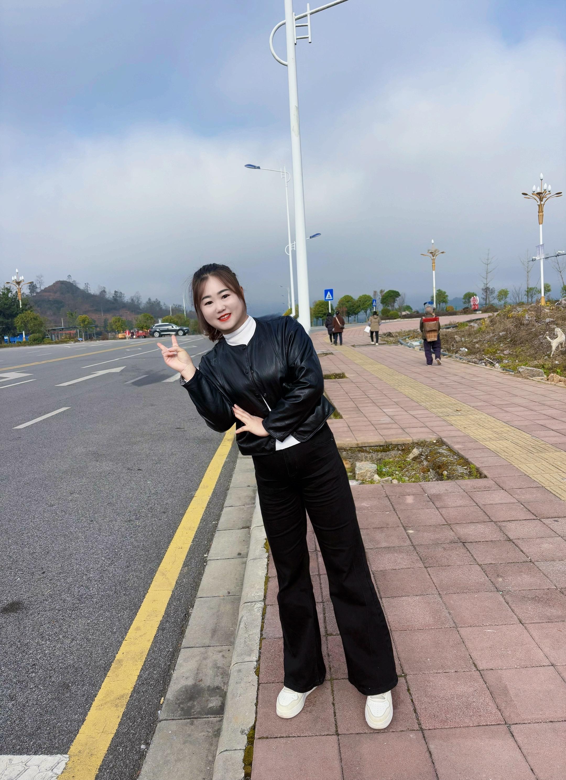 何其有幸遇见你，当你走近我心里那一刻起，就没人能代替你