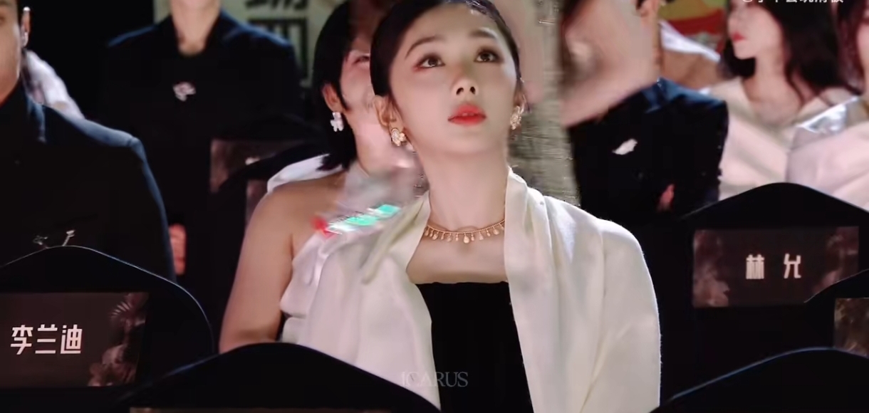 星光大赏座位风波！王影璐按名落座仍遭骂，内娱排座该讲规矩了   202...