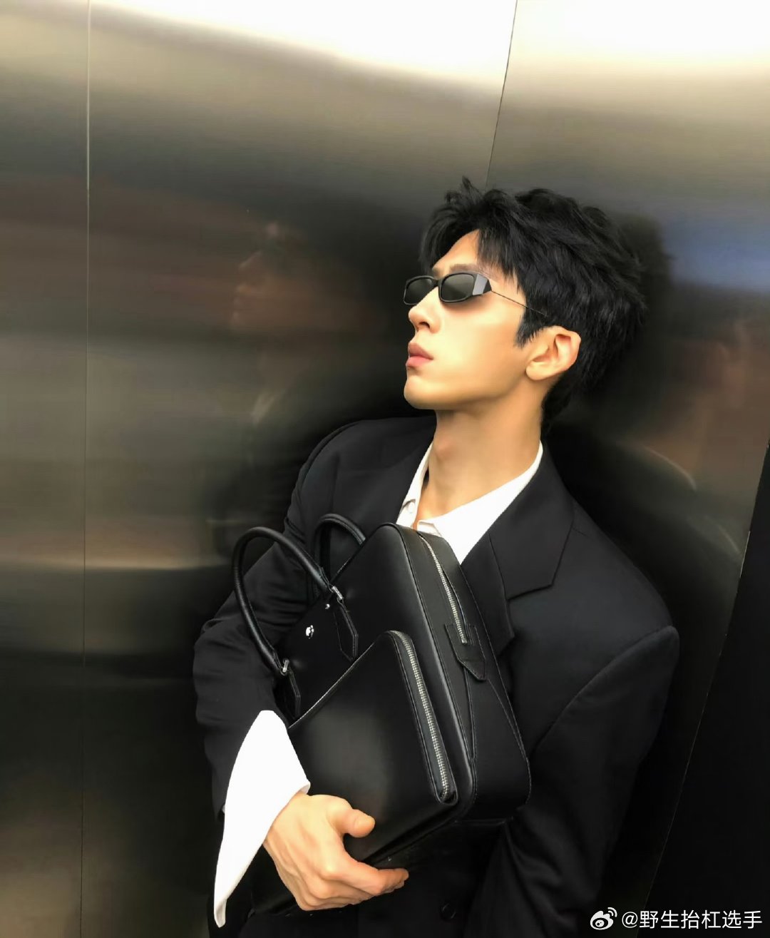 #井柏然刘雯戴同款墨镜#井柏然刘雯戴同款墨镜🕶️，果然真情侣就是最好嗑的！#井柏然刘雯同款墨镜# ​