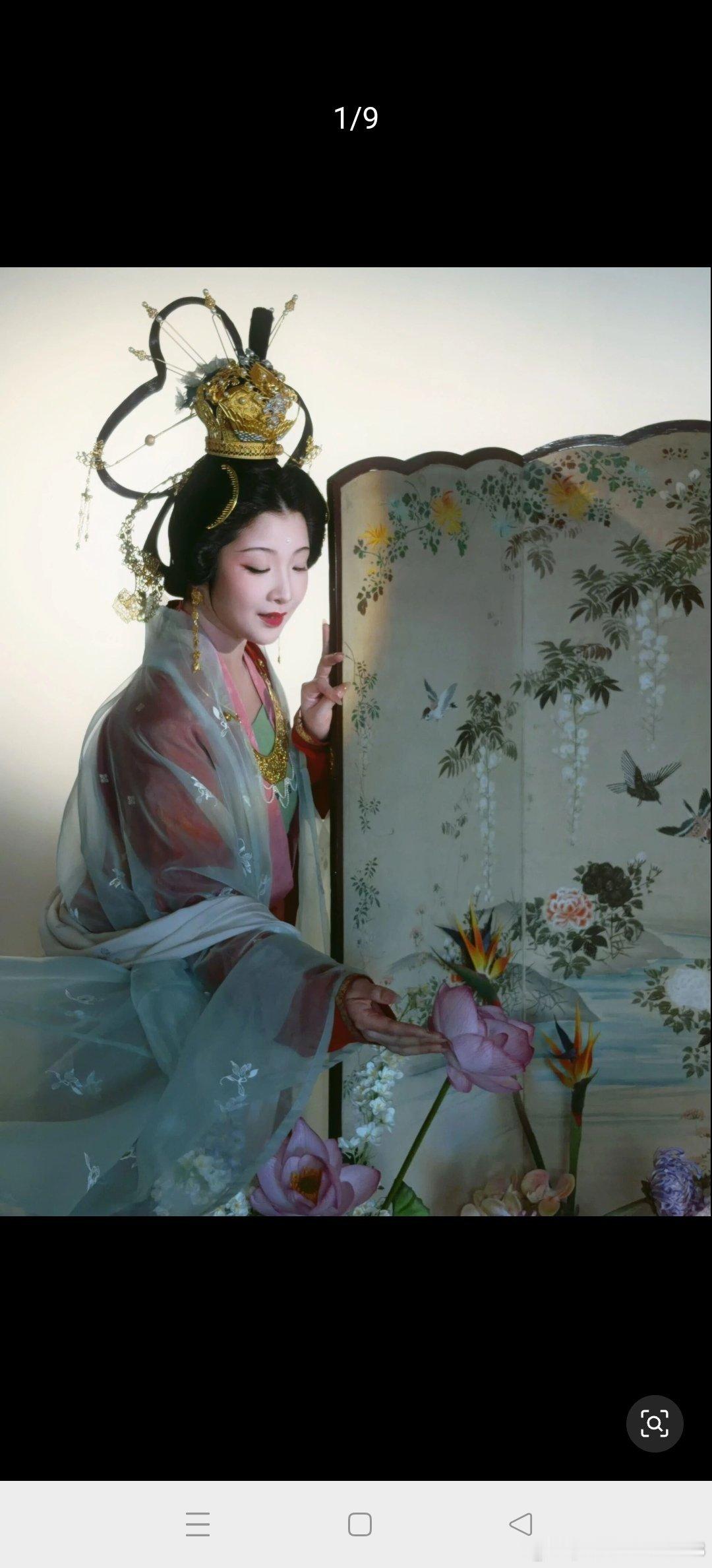今日日记，早上林同学又不舒服样子，说是晚上十二点起来窜稀，所以我们到了学校又去了中医院。叫号就等了一个多小时，我实在不喜欢医院，坐在那里如坐针毡，林同学倒是小时候跟姥姥是医院常客，坐的很坦然，给我看什么他到世界的多少天，橙橙卸载球球的多少天，他娘戒酒的多少天之类无聊的事。我们在家 ​