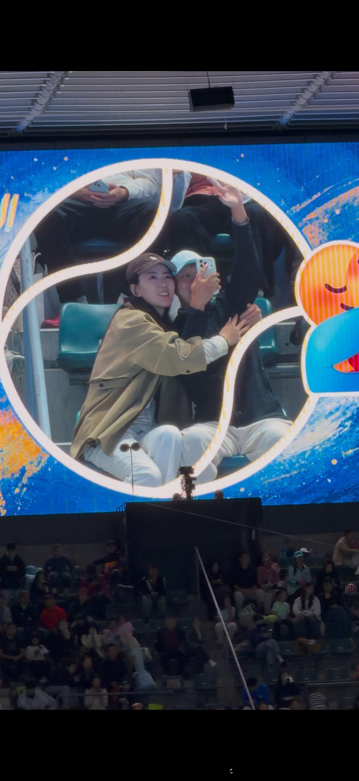 回顾创造历史且幸运的一天!🎾
​#莱巴金娜vs查拉耶娃# 
​#德约科维奇vs兹维列夫#  ​