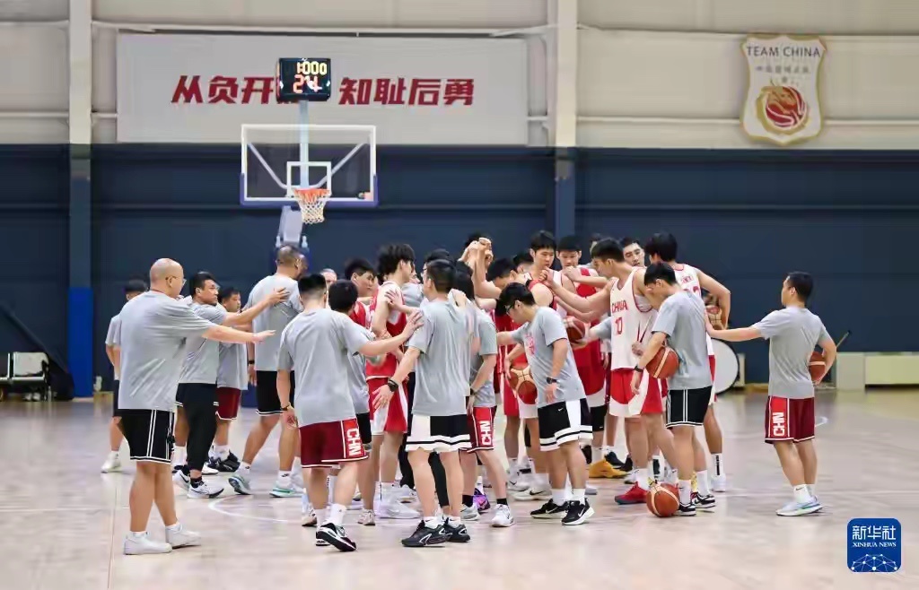  随着月底世界杯亚洲区预选赛第四窗口期赛事临近，中国男篮正式进入赛前...