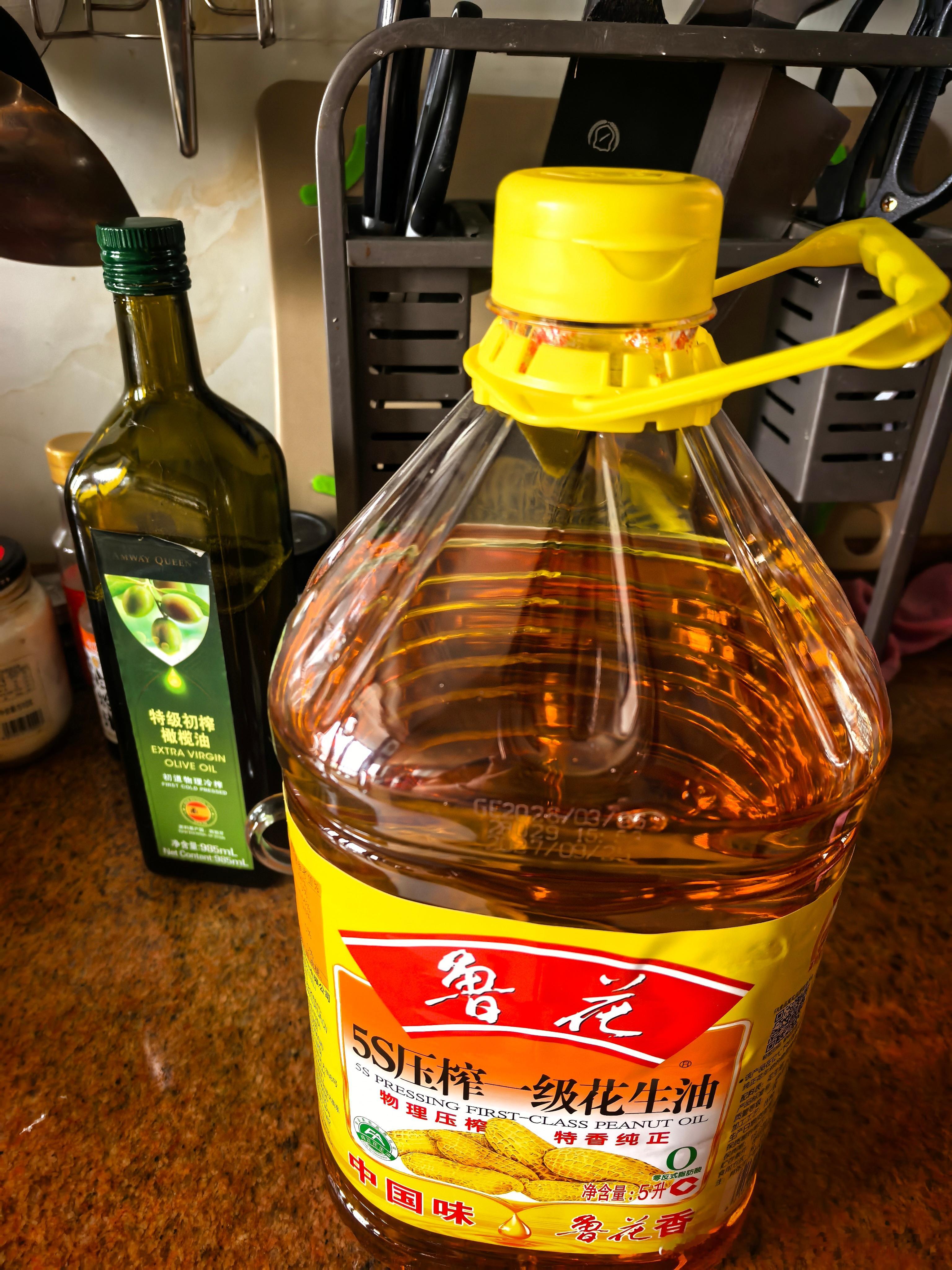 嘉慧粮店买的花生油，写住特香特纯，但闻不到花生油味，我用这个牌子的花生...