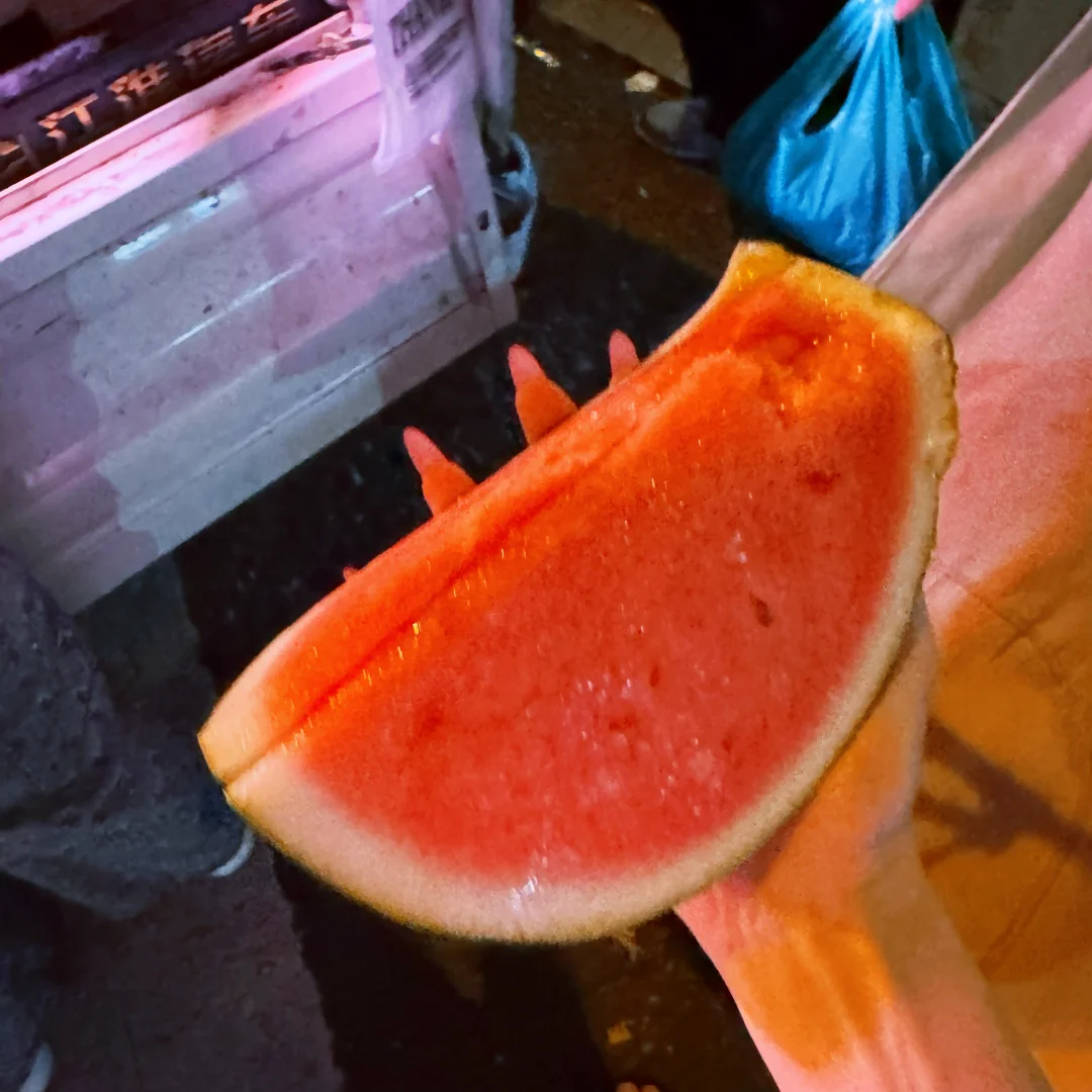 啊啊啊啊啊啊啊获得了免费的西瓜吃！！