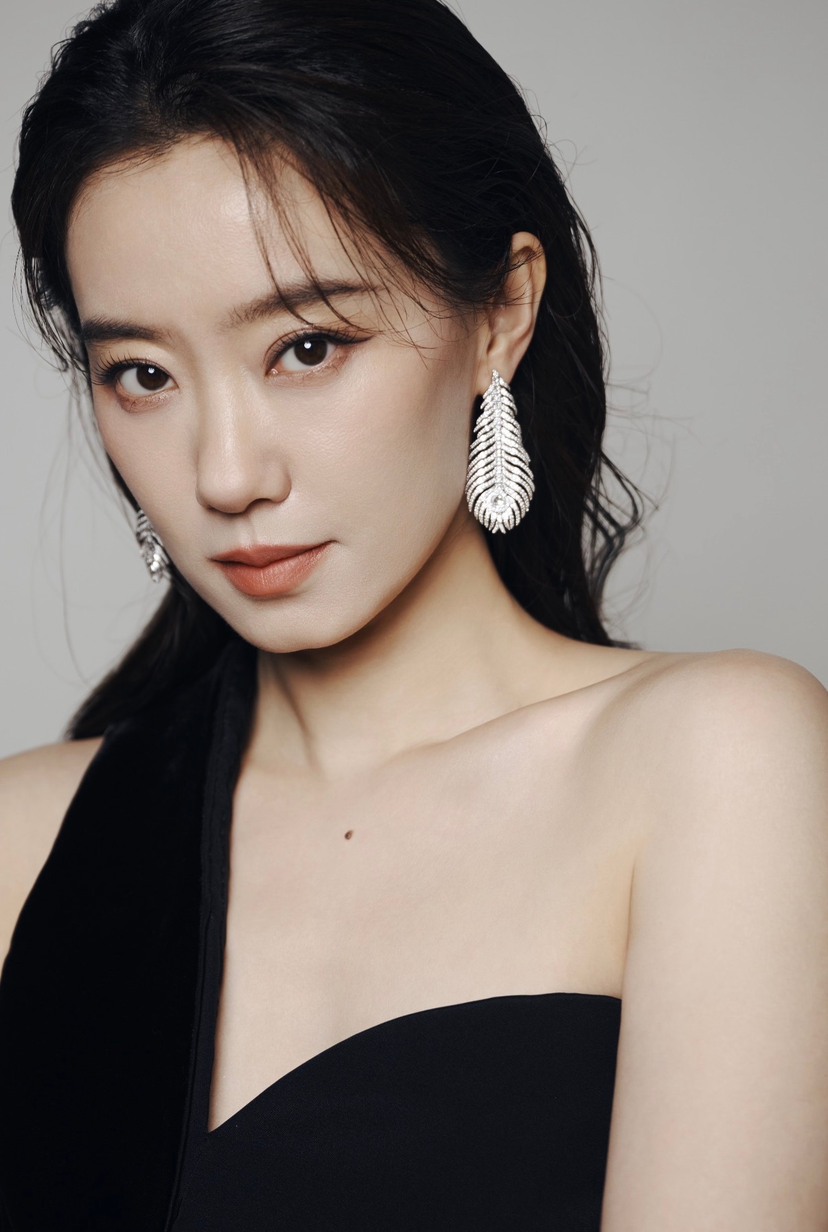 为演好《功夫女足》，张小斐直接封闭式训练整整半年🥹，高难度戏份都坚持...