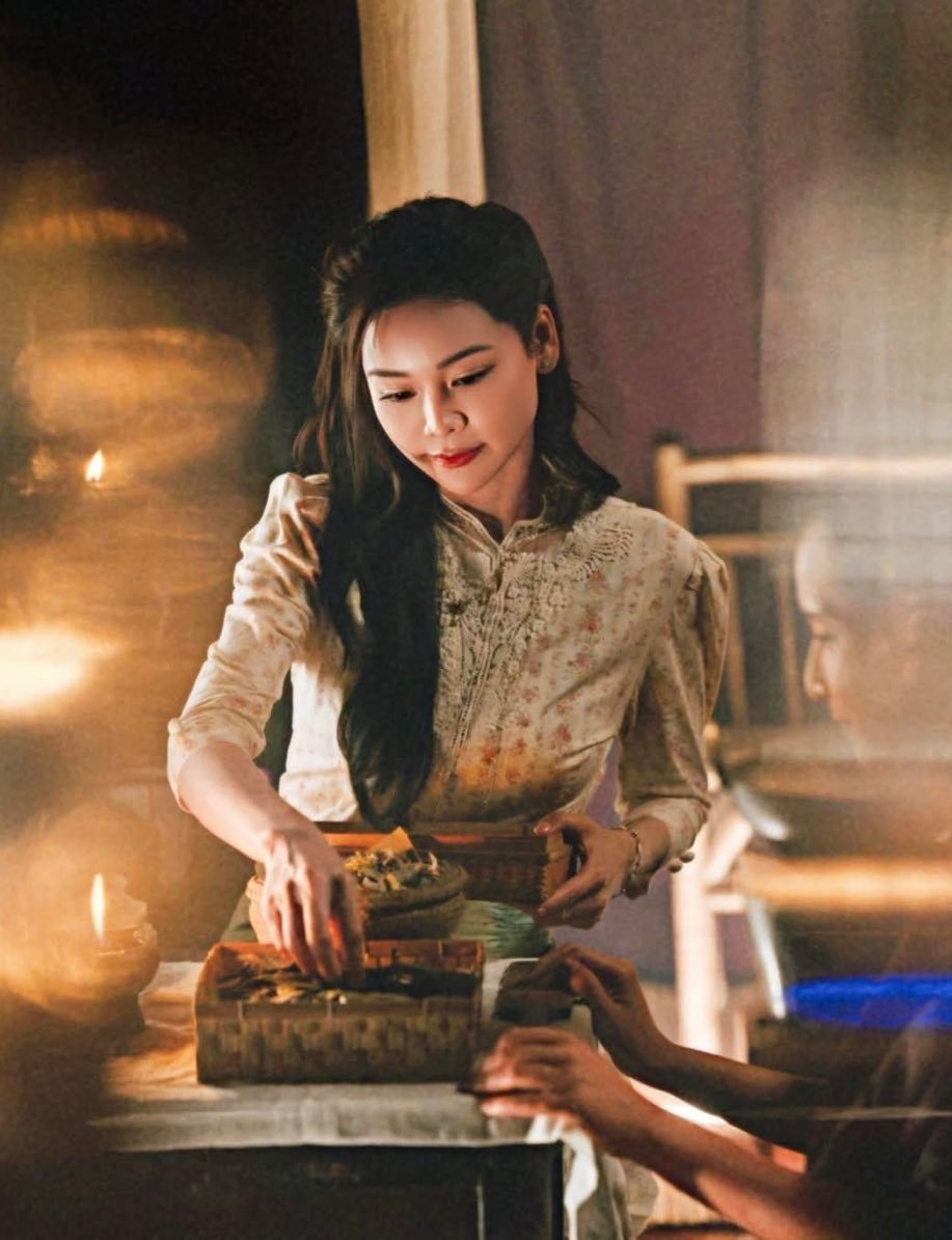 #Englot[超话]# 261020 Engfa X post
请多多关照Nalin哦 🔪🍲🩸

这一集的经典台词就是：“你——！！！” 😂

#engfawaraha##engfa##泰剧致命佳肴# ​
