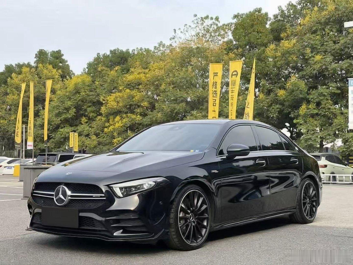 补了三台好货回来 
22年A35L AMG 3.1万公里 
20年XT6 六座豪华运动型至享安全版 7.6万公里 
24年 ix3领先版 4.4万公里  ​