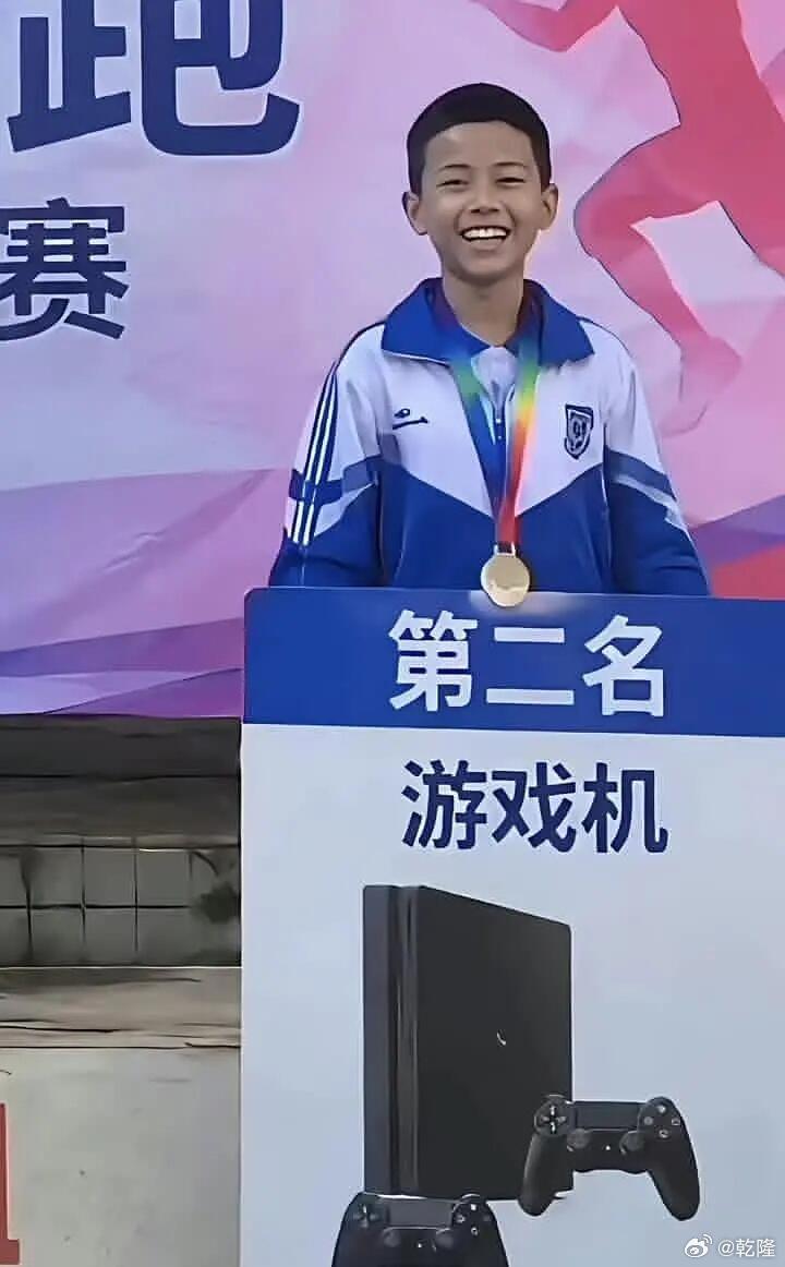 胜不骄败不馁具象化了[笑cry] ​​​