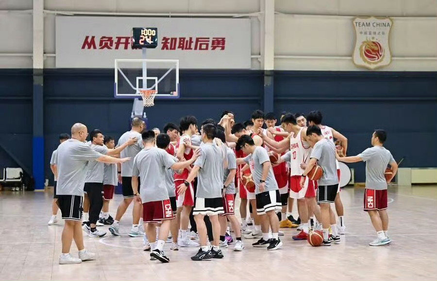 中国男篮亚运会14人大名单出炉：程帅澎、崔永熙、胡金秋、胡明轩、贺希宁...