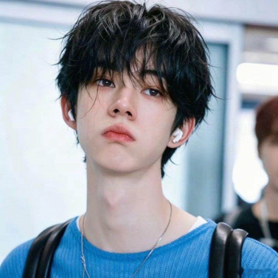 #奥利OLLIE[超话]# 谁家的混血小狗这么可爱啊！ ​