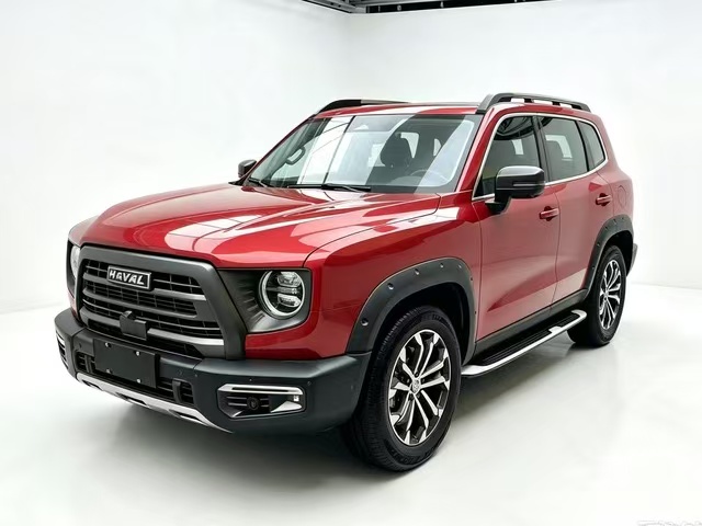 6万预算，买全新国产SUV，还是淘一台二手哈弗大狗？新旧抉择
经常有人问我：手握6万，直接提一台全新小型国产SUV，还是淘一台二手2022款哈弗大狗？很多人陷入两难，新车完整原厂质保，没有前任车主隐患；二手大狗空间大、通过性强，自带轻越野属性。今天聊这个选择题，重心放在二手大狗的分析上。
先说二手大