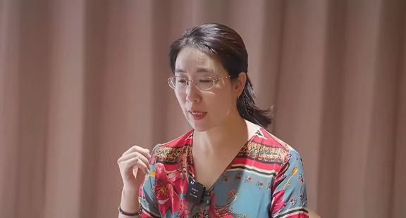 婚外胚胎案撕开法律盲区！婚姻忠诚若只靠道德约束，无异于纵容背叛者钻空子！朱女士的呐喊是千万受害者的缩影！增立《破坏婚姻家庭罪》，不仅是惩处过错方，更是给婚姻以法律尊严！别让维权者寒心，更别让歪风成“常态”！