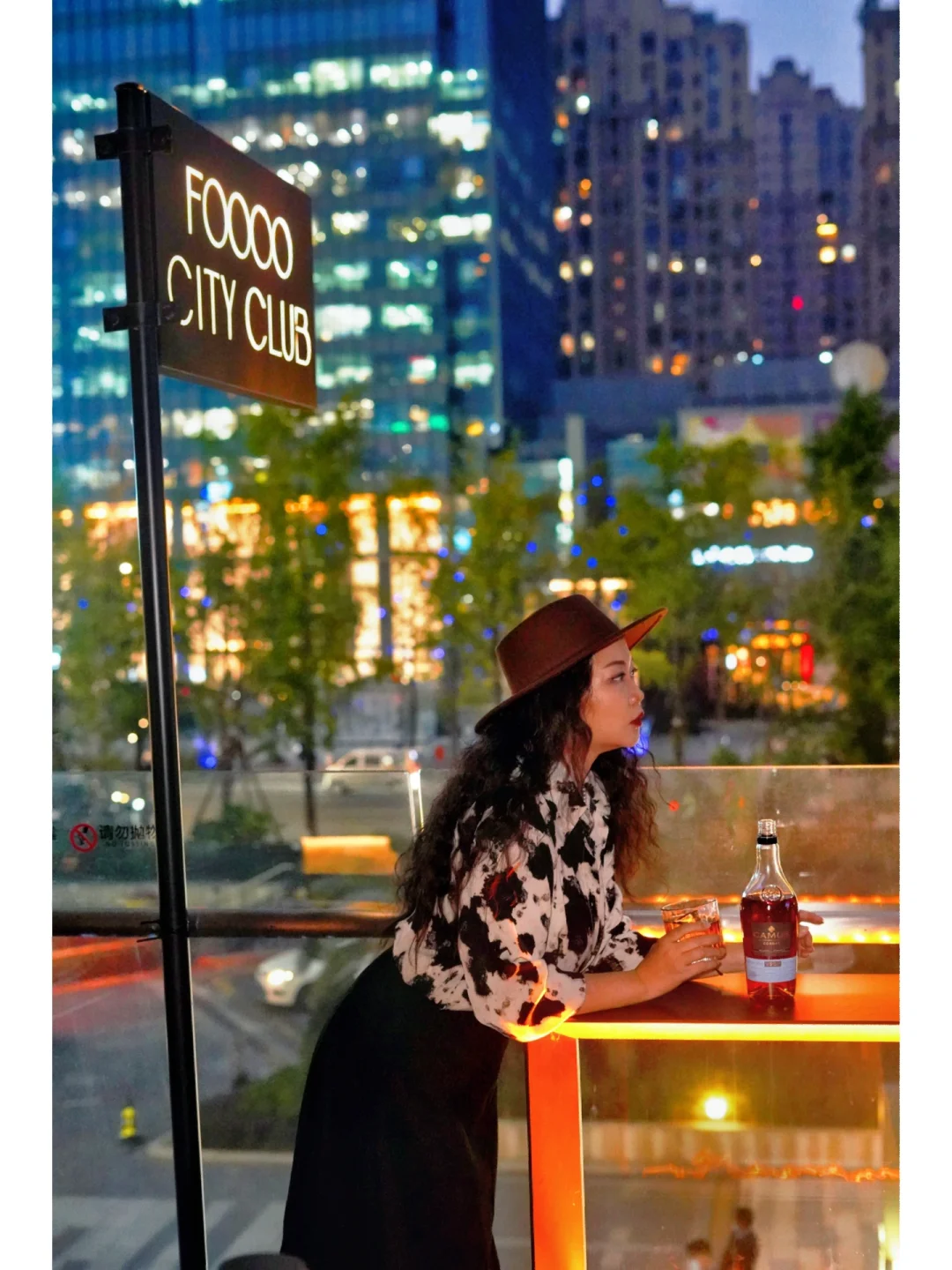 假日微醺氛围感｜一杯优美的干邑伴我入冬