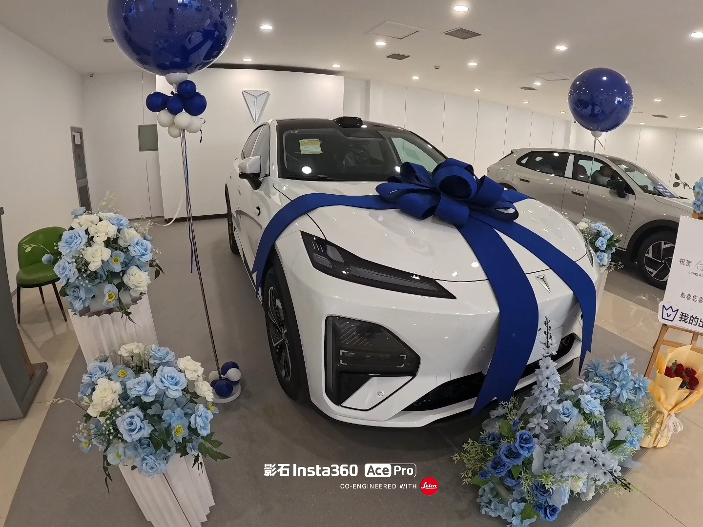 🌟15万买电车 追求性价比的人看什么？
1⃣️电池！ 闭眼选宁德时代
2⃣️智驾！ 闭眼选华为智驾（特斯拉不在预算内）
3⃣️综合表现（大小、舒适、外观、价格等等）
🌟为什么选择深蓝？
关注这车挺久了，还专门看了邓总的发布会（发布会前摇太长），新车定价有点小惊喜。
28号上市后立马国庆车展、 ​