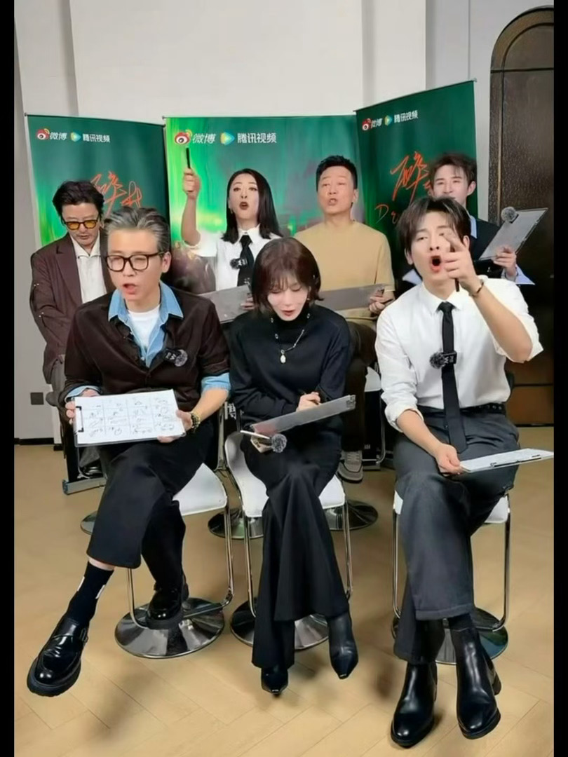 羡慕胡先煦的记忆力胡先煦人形备忘录记性好反应还快，剧组里碰上这种能迅速消化复杂信息的演员，绝对是神仙搭档。 ​​​