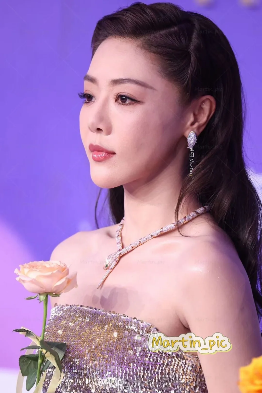 邓家佳百花奖红毯生图 今天是高冷姐感～