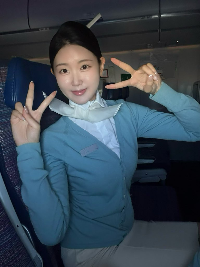 <p>空姐 职业装 空乘日常 制服 颜值在线 <!--{img:0}-...