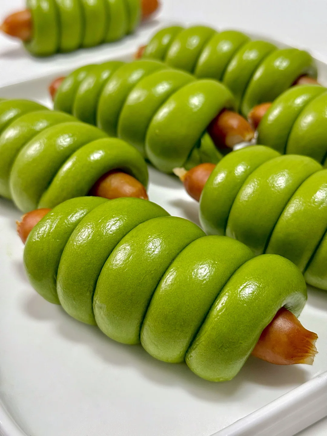 🔥自制菠菜肠仔包～一次发酵就能成功～