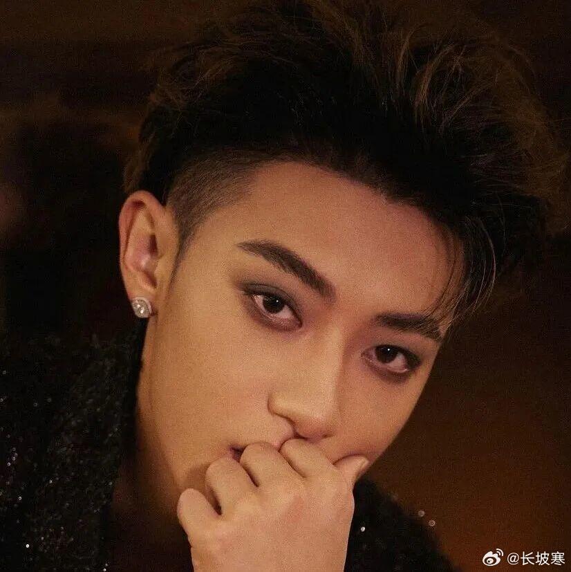 黄子韬公司龙韬娱乐被强执，执行标的约2040万元 ​