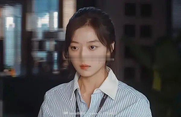 璀璨之上不能给朱珠吗
长这样怎么演女明星 跟简介剧情设定也不贴 ​