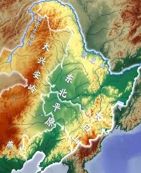 当年英法为了自保选择牺牲捷克，把别人的地平白送了出去。
结果才过了不到两年，德国坦克开进巴黎，连法国自己也跟着排队投降。
当年面对日本对东北三省动手的行径，国际联盟的处置卡在了只开会、写报告和发声明上，至终没人真去拦。
这世上最坑人的念头，就是觉得忍忍就能风平浪静。
普通人过日子也是这个理。别人把车