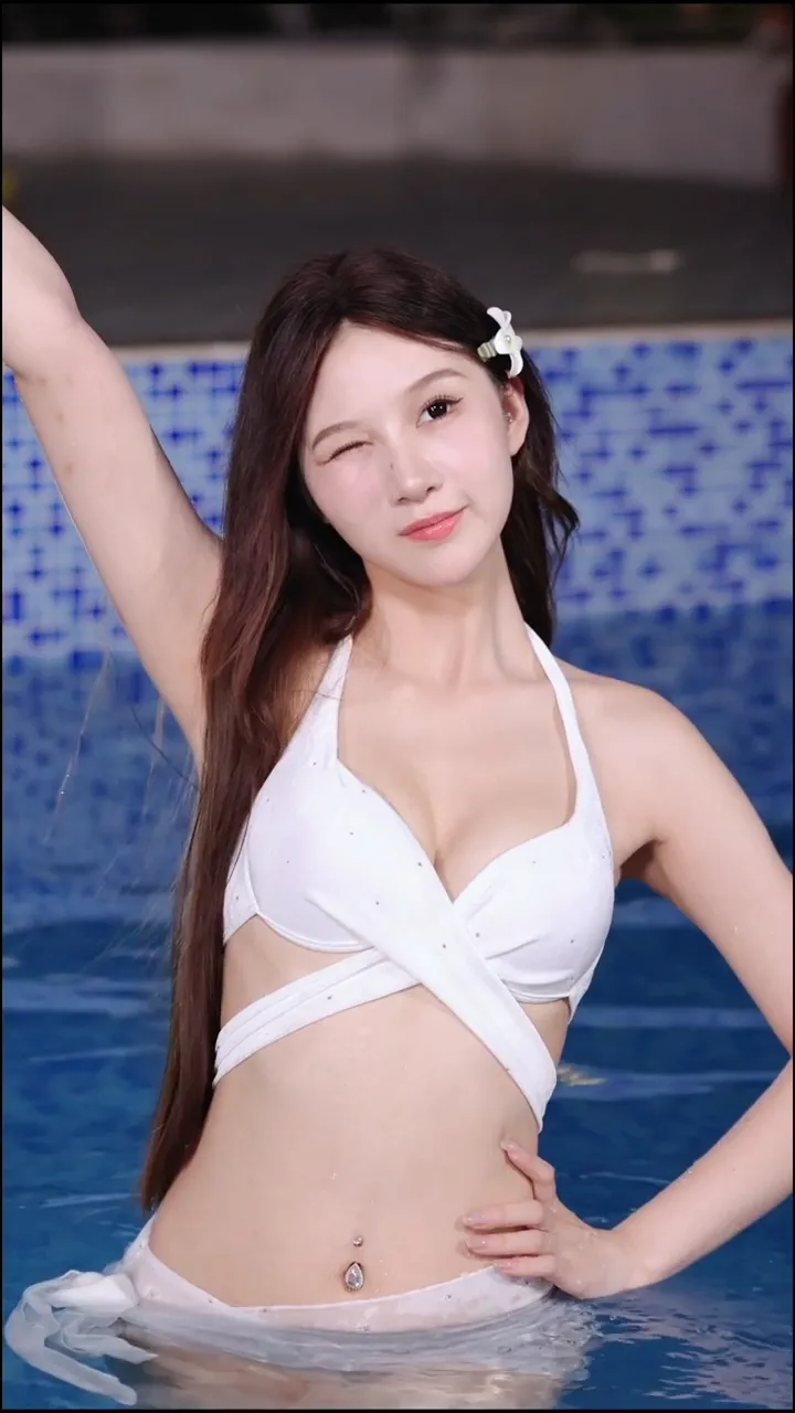 这样的泳装小姐姐 好美啊。！👙🌊