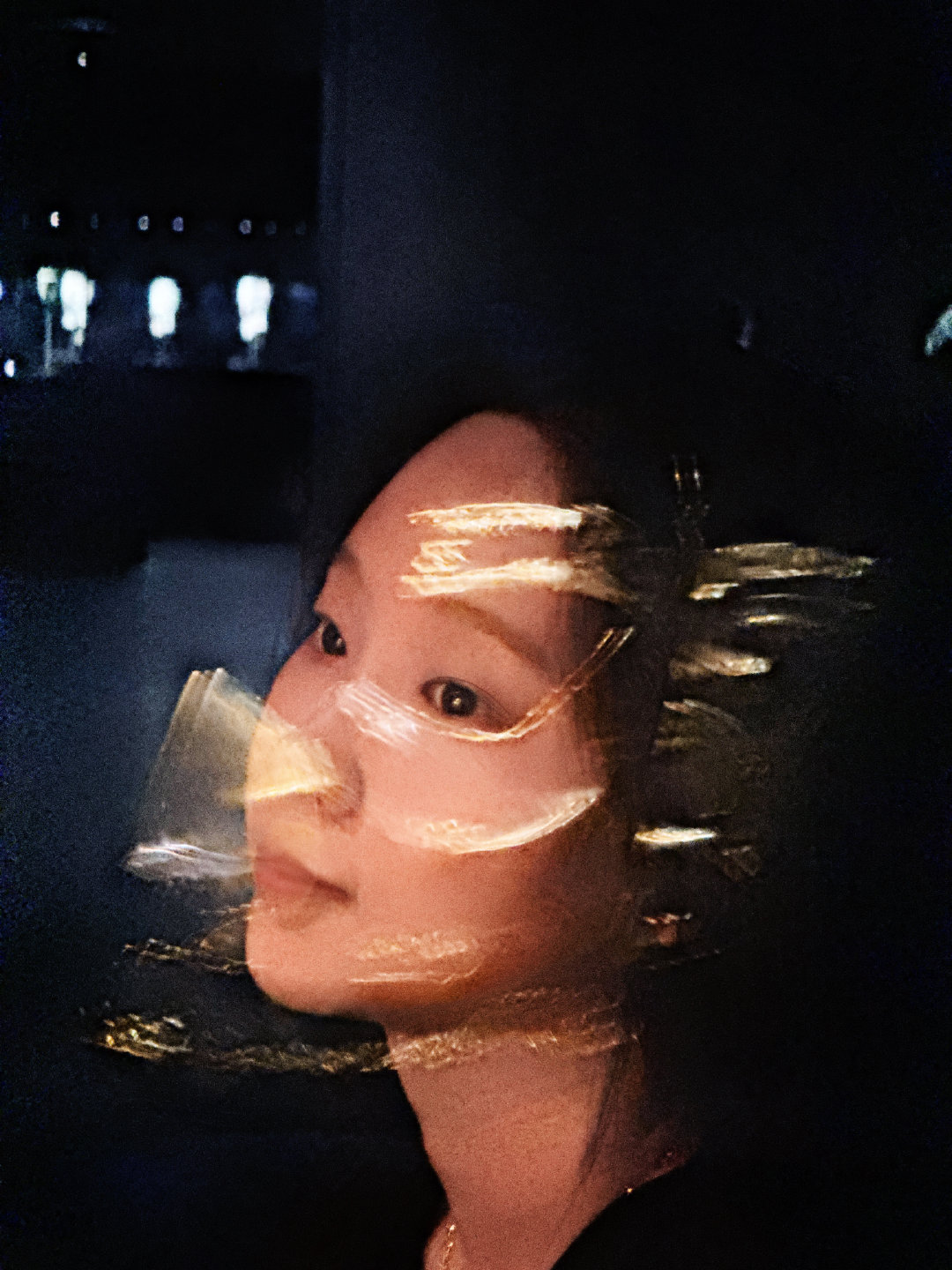 青铜不语 金箔有光 
我借一束古蜀的流影
赴一场跨越时光的相逢  ​